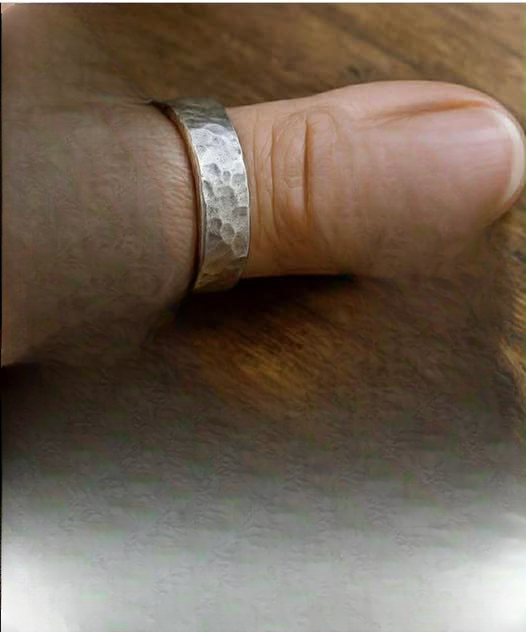The Deeper Symbolism of Thumb Rings: History, Identity, and Personal Expression Through Jewelry
