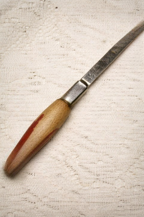 Can You Identify This Old-Fashioned Kitchen Gadget? The Internet Couldn’t Agree