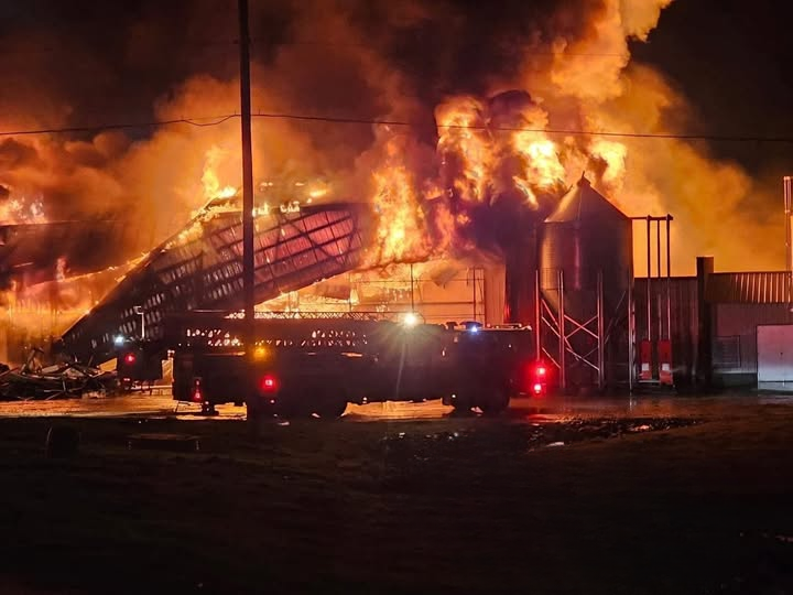 BREAKING NEWS: Massive Fire Erupts , Emergency Crews Mobilize