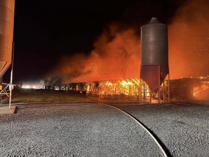 Massive Fire Destroys Hundreds of Homes, Displacing Residents and Sparking Community Support