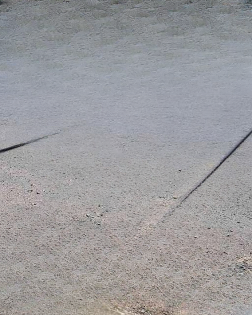 What You Should Do When You See Black Cables Stretched Across the Road