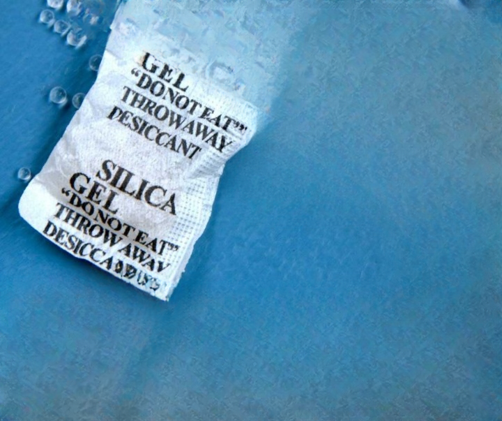 7 Smart Reasons to Keep Silica Gel Packs Instead of Throwing Them Away