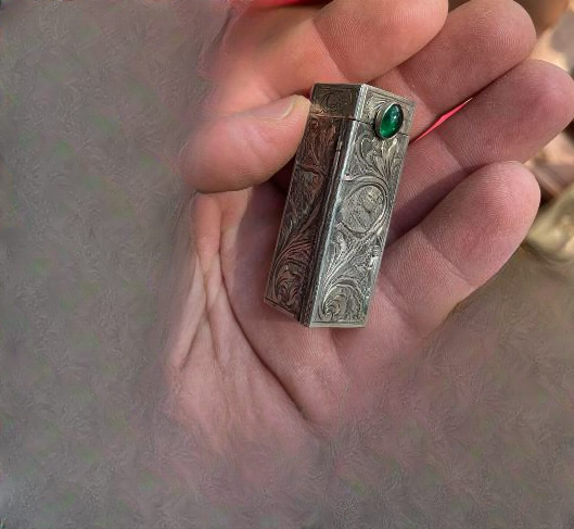 How Vanity Items Became Collectible Art: The Fascinating Story of Vintage Lipstick Cases
