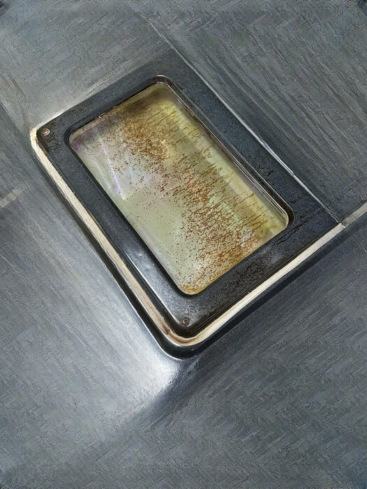 A Complete Guide to Removing Built-Up Grease and Residue From Your Oven Safely and Effectively