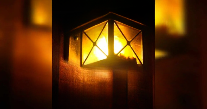 Why Some Homes Display a Gold Porch Light — The Meaning Behind the Golden Glow