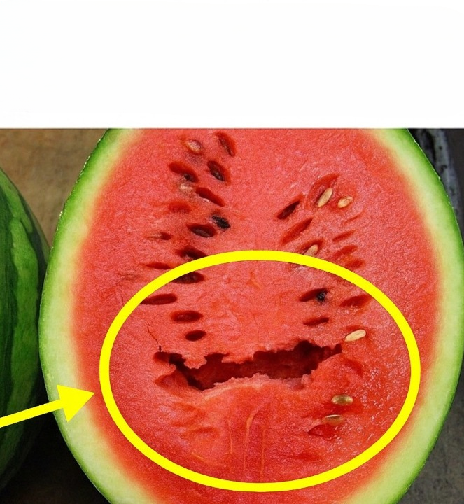 Why You Should Be Careful If Your Watermelon Looks Strange Inside (What It Means and When to Throw It Away)