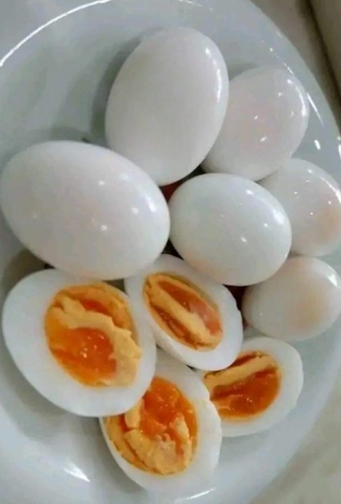 What Health Experts Say About Eating Eggs: Benefits, Myths, and What You Should Know