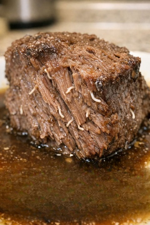 Strange White Strings in Slow-Cooked Beef: What They Really Are and When You Should Be Concerned