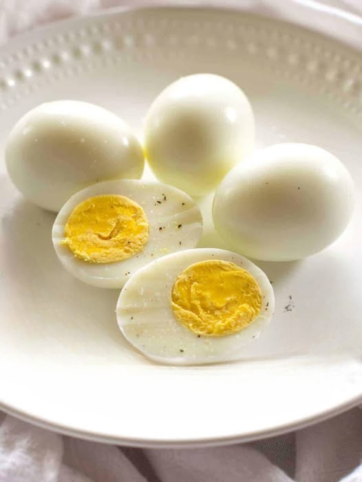 The Curious Case of the Green Ring: What Really Happens Inside a Hard-Boiled Egg