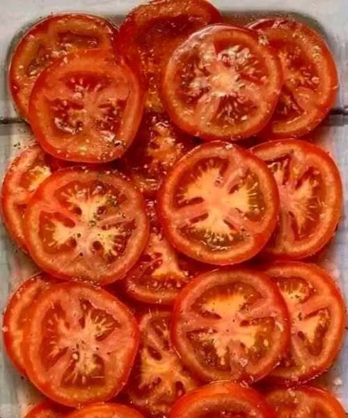 What Science Really Says About Tomatoes: Nutrition, Health Effects, and Common Misconceptions