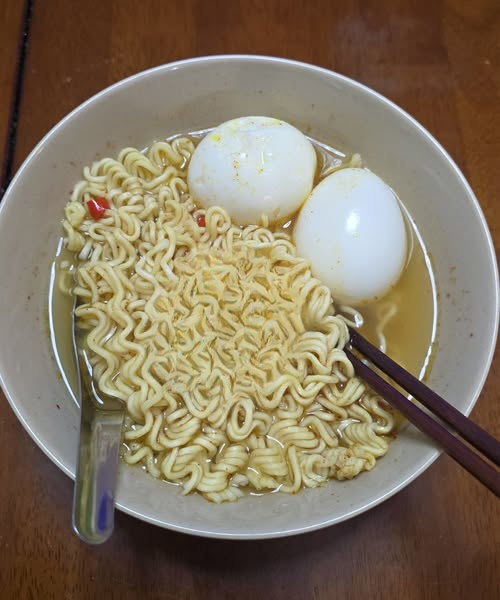 Do Eggs and Noodles Really Cause Health Problems? What You Should Know