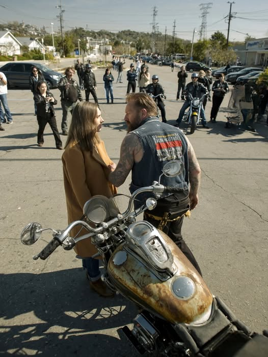 She Bought an Old Motorcycle for Less Than $100—What Happened the Next Morning Turned Into a Lesson She Never Expected