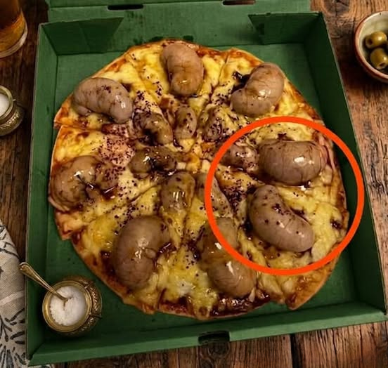 I Opened My Pizza Box… and Found Something I Couldn’t Explain