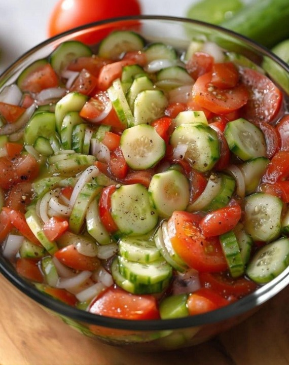 I Never Thought I’d Become a Salad Person — Until This Fresh, Tangy Recipe Completely Won Me Over
