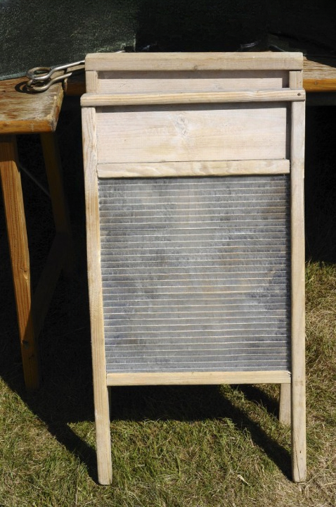 Found at a Yard Sale? This Vintage Laundry Tool Reveals a Fascinating Piece of Everyday History