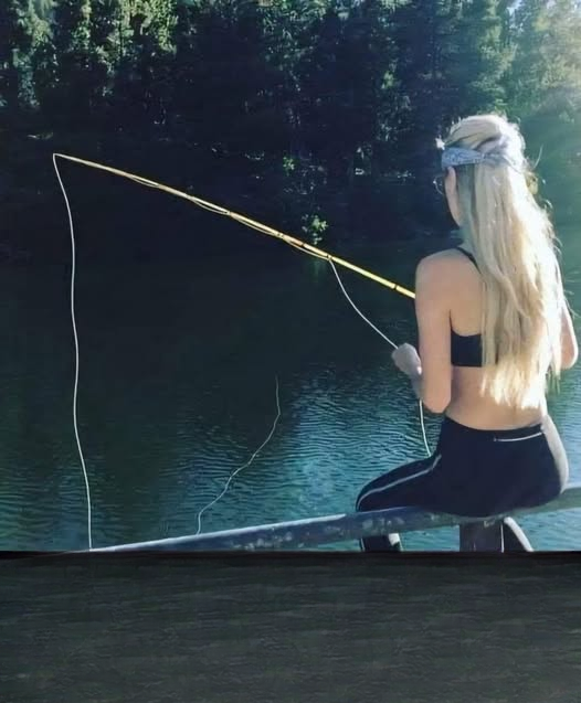 The Fishing Trip Photo That Quietly Changed Everything in Our Marriage