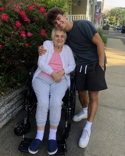 I Cared for My Elderly Neighbor for Years Expecting an Inheritance — But What She Secretly Left Behind Changed My Life Forever