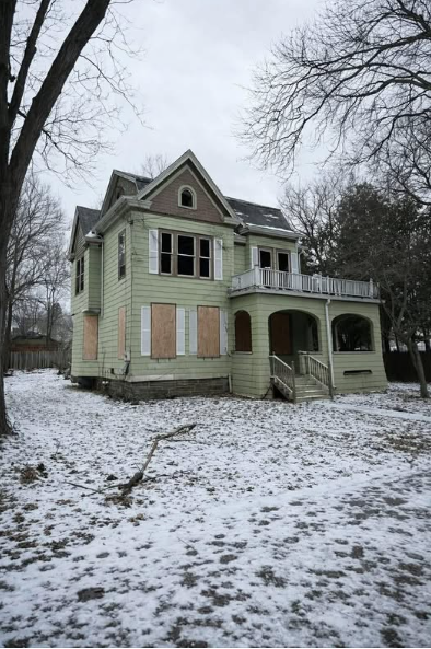 Affordable 8-Bedroom Home with 2 Bathrooms and Nearly 3,000 Square Feet — An Incredible Opportunity Offered at Just $40,000