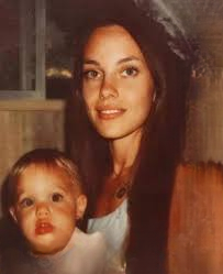 Angelina Jolie’s Remarkable Journey: From Difficult Beginnings to International Fame and Humanitarian Leadership