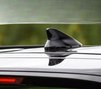 Why Modern Cars Use Shark Fin Antennas: The Surprising Technology Hidden on Your Vehicle’s Roof
