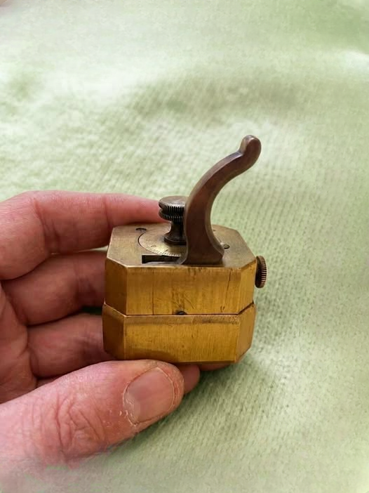 I Discovered an Unusual Antique at a Flea Market—Its Fascinating History Changed the Way I Look at Everyday Objects